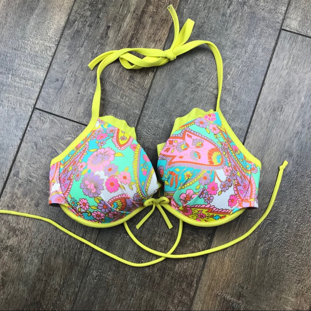 Victoria’s Secret bikini top
